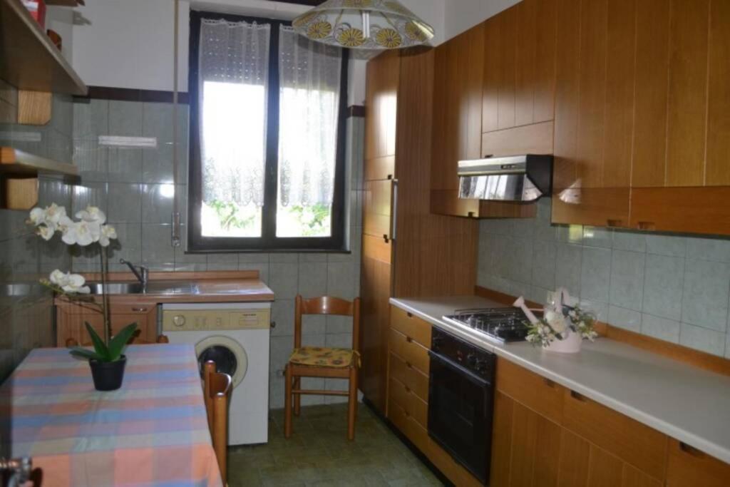 Villa Immersa Nel Verde A Lanzo dʼIntelvi מראה חיצוני תמונה