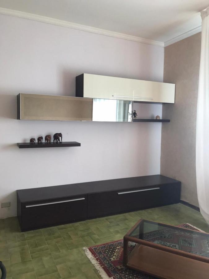 Villa Immersa Nel Verde A Lanzo dʼIntelvi מראה חיצוני תמונה