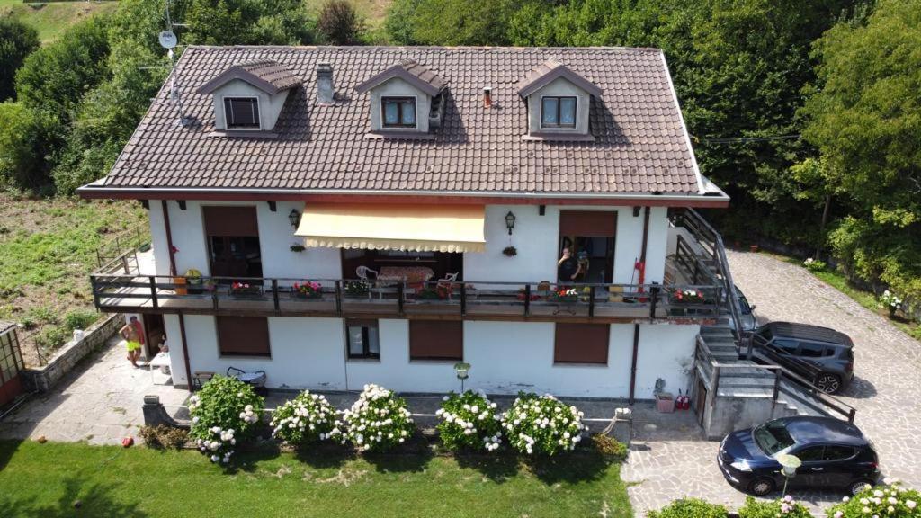 Villa Immersa Nel Verde A Lanzo dʼIntelvi מראה חיצוני תמונה