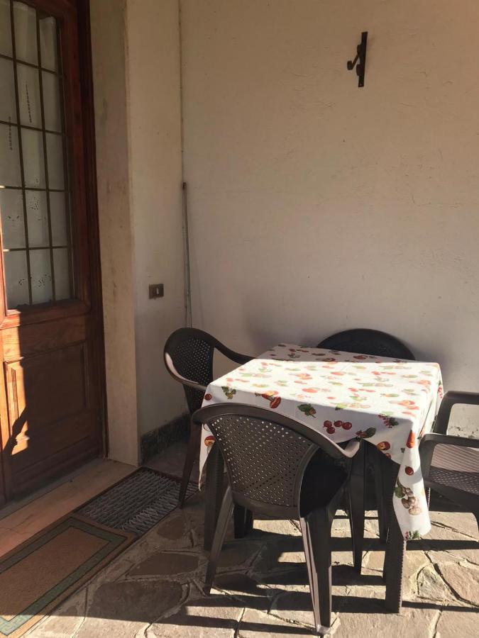 Villa Immersa Nel Verde A Lanzo dʼIntelvi מראה חיצוני תמונה
